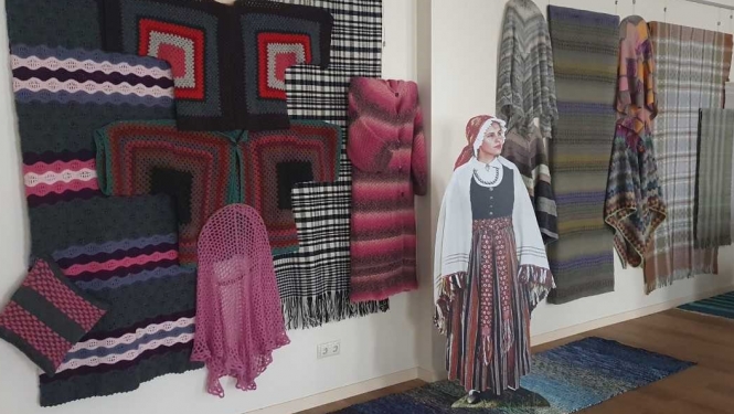 Tautas lietišķās mākslas studijas “Valgunde” 15 gadu jubilejas izstādes “Laika upe” atklāšana