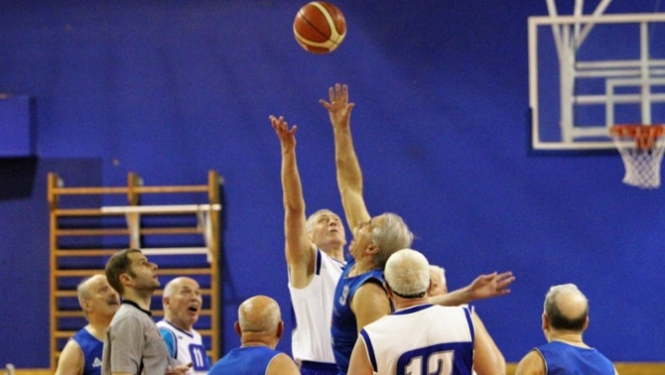 Maksibasketbola līgas spēle 75+ vīrieši