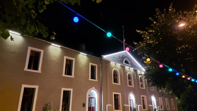 Ape svin 97. jubileju ar dzimtu stāstiem un kopā būšanu